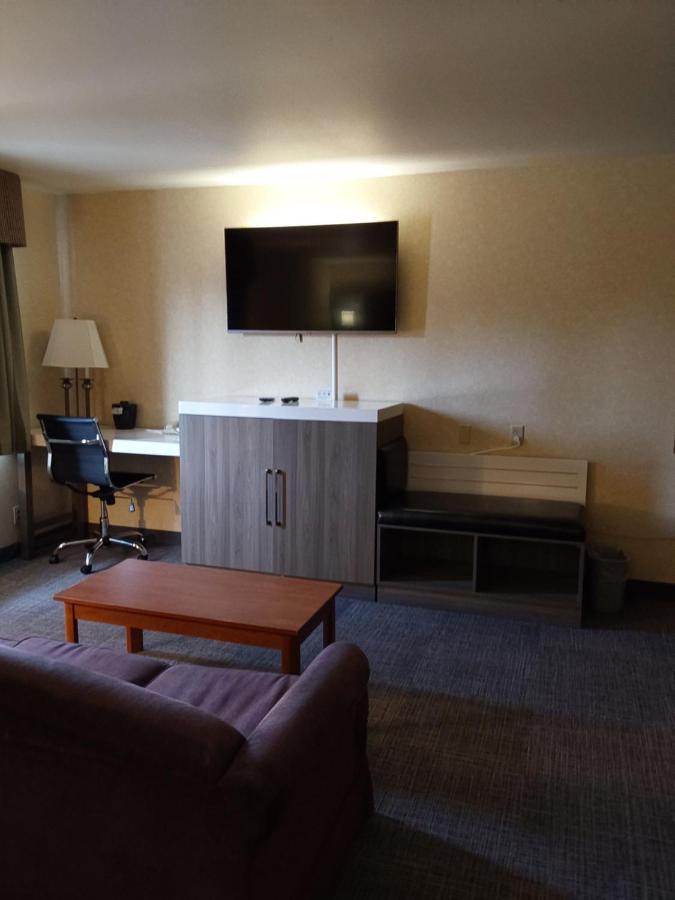 Lavissh Inn And Suites Bellingham Extérieur photo
