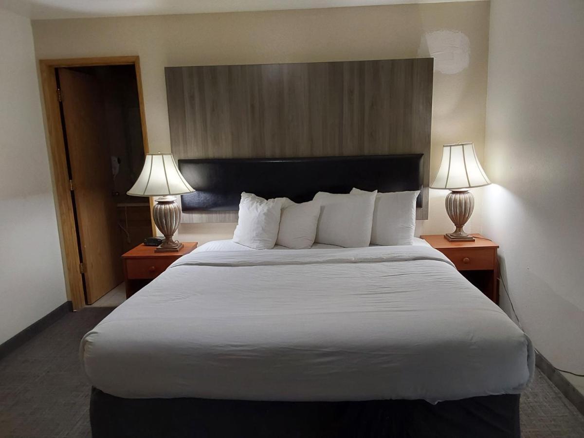 Lavissh Inn And Suites Bellingham Extérieur photo