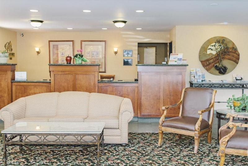 Lavissh Inn And Suites Bellingham Extérieur photo