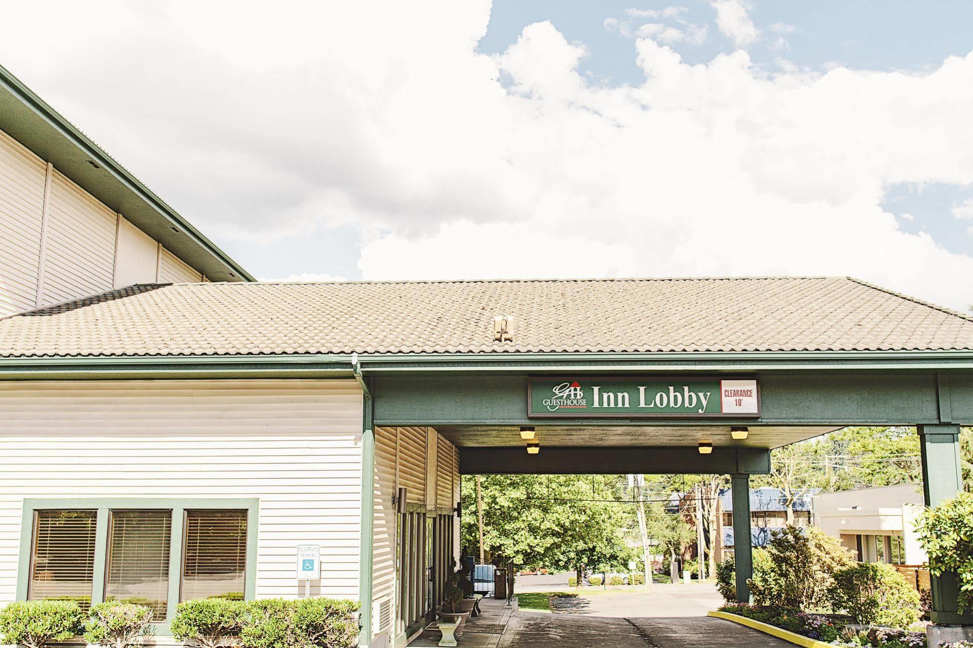 Lavissh Inn And Suites Bellingham Extérieur photo